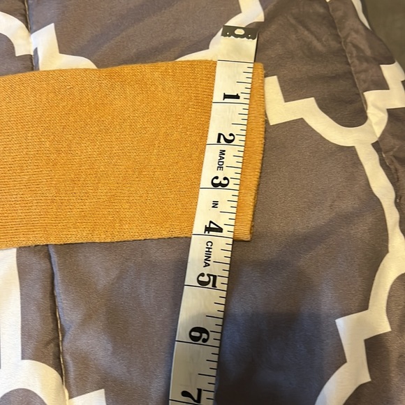 Gap cardigan mustard color - Picture 9 of 9